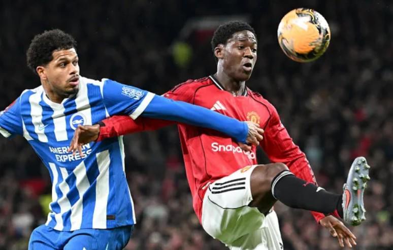 开云体育下载-机会来了?去年9月卡里克曾表示曼联应该围绕梅努建队