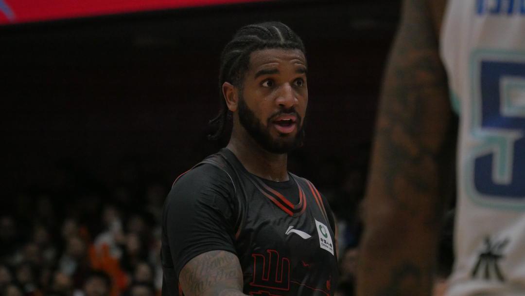 kaiyun-山东85：76青岛，克里斯42分，创CBA生涯新高